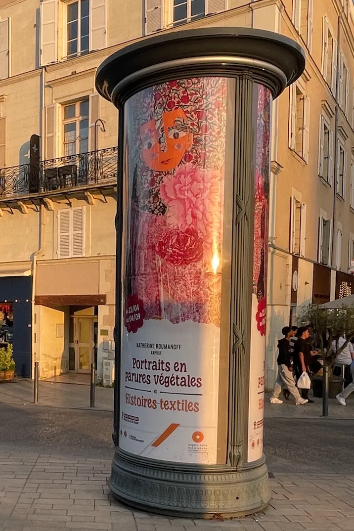 Portraits en parures végétales et Histoires textiles — colonne Morris, Angers, 12 avril-6 sept 2026